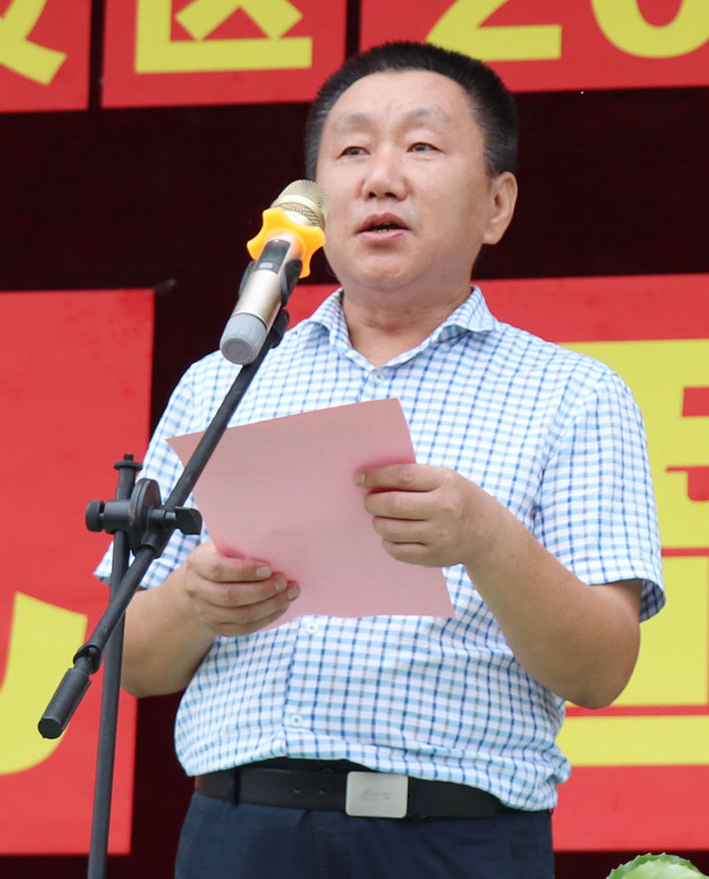 刘洪波校长主持.JPG
