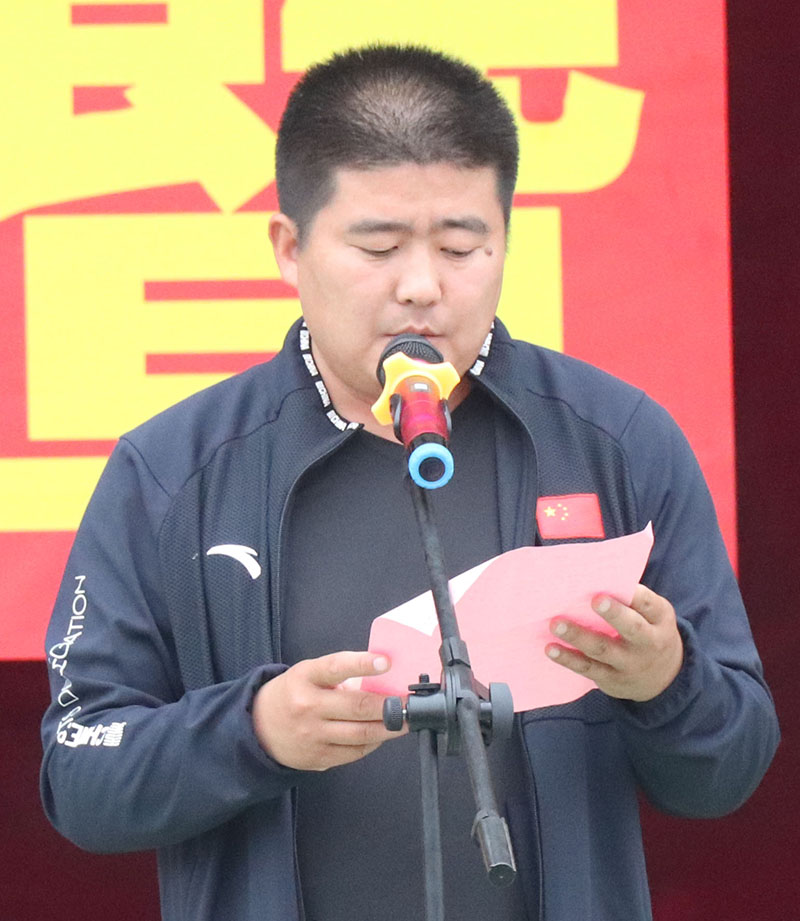 韦安军宣布获奖名单.JPG