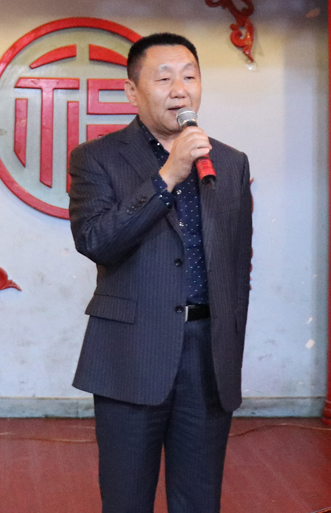 刘洪波主持.JPG