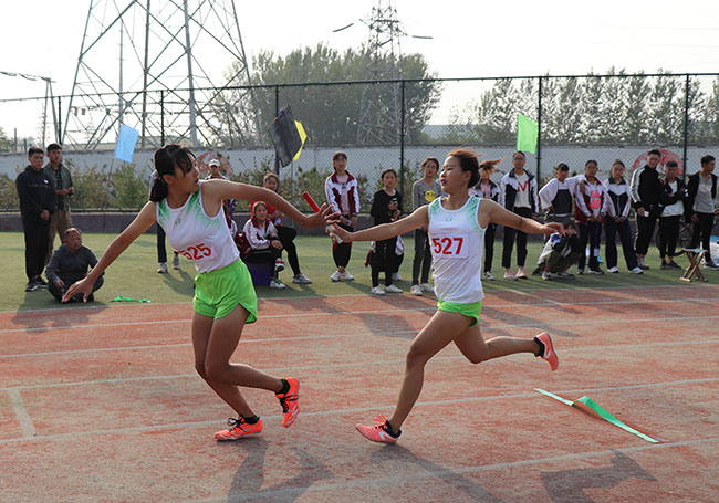 5女子接力2.JPG