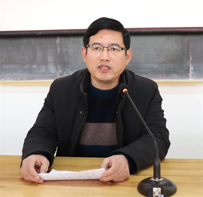 4赵峰主任主持会议.JPG