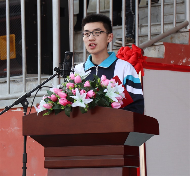 2学生发言.JPG