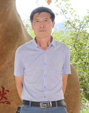 杨依亮.jpg
