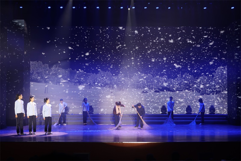 3建校之初扫雪.JPG